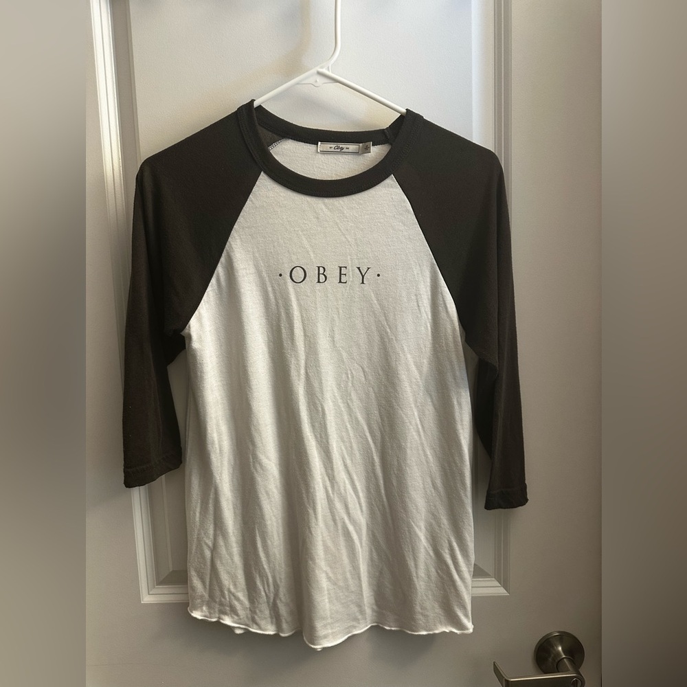 OBEY baseball 3/4 length tee size Xs